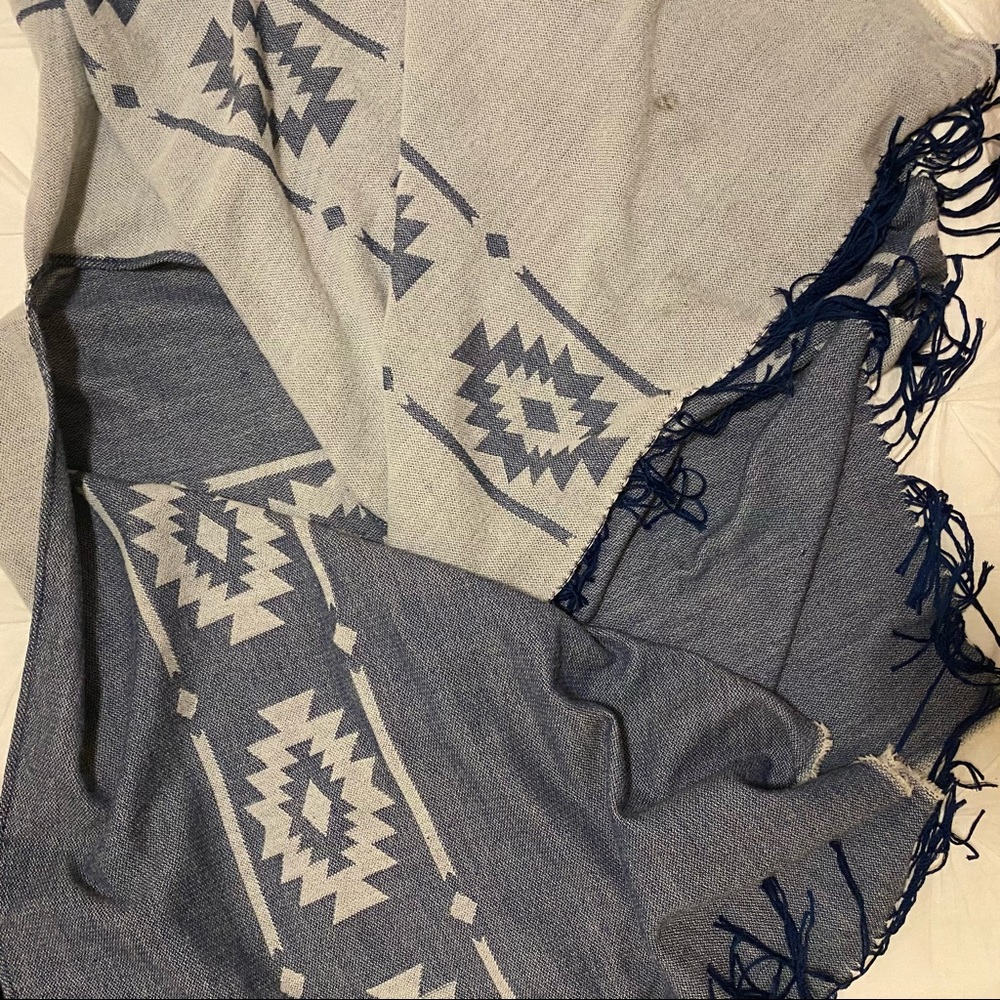 Reversible pancho - Picture 4 of 6
